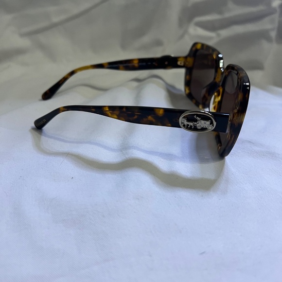 Coach Tortoise Shell Sunglasses in Case. NWOT - Picture 4 of 8